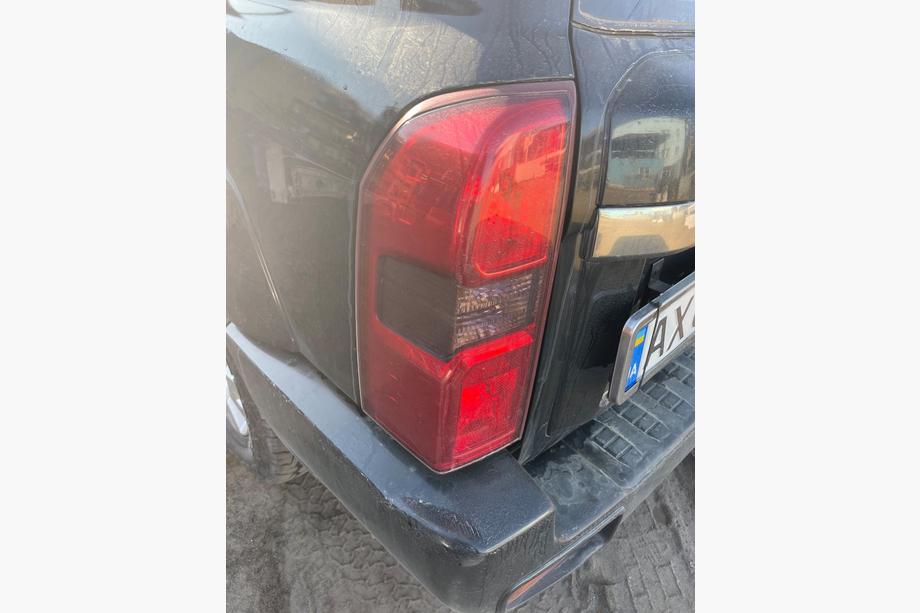 Nissan Patrol Y61 1997-2011 Lampa tylna używana (2004-2008, 1 szt) Image