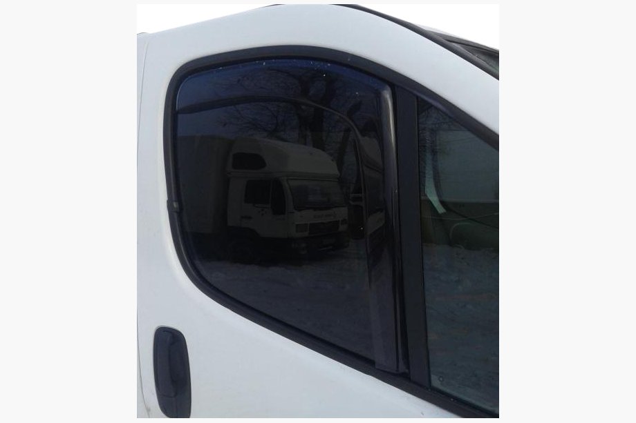 Renault Trafic 2015- Wyprzedaż! Wkładane owiewki okienne (2 szt, HIC) Image