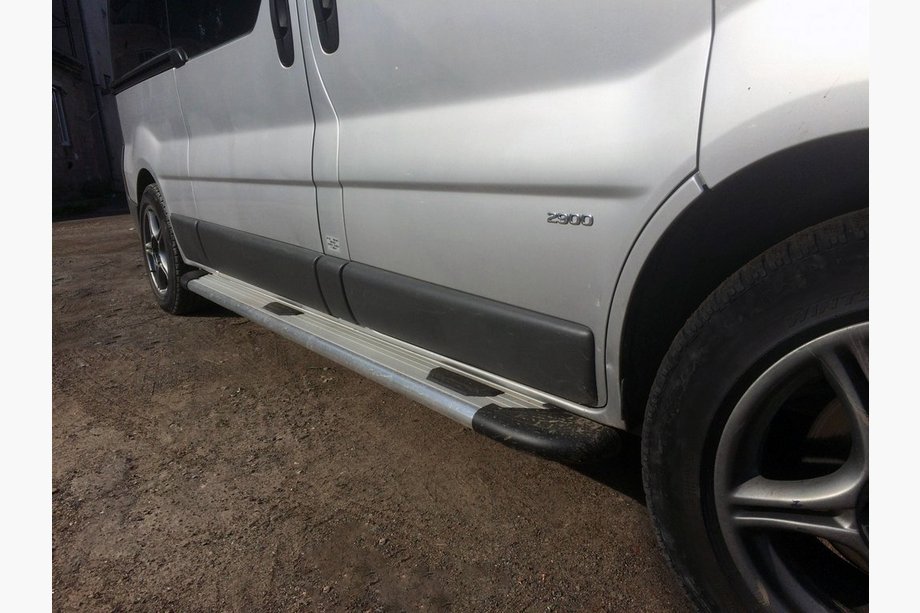 Renault Trafic 2001–2015 Progi Boczne Bosphorus OLD Szary (2 szt., Aluminium) Image
