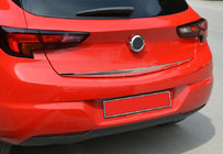 Opel Astra K 2016-2021 Listwa dolna klapy bagażnika (HB, stal nierdzewna) Czarny Chrom zdjęcia 1