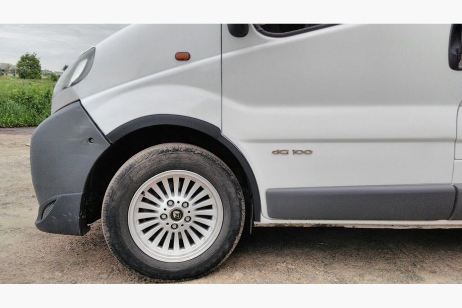 Nissan Primastar 2002-2014 Poszerzenia nadkoli (4 szt., czarne) 2001-2007, czarny metal Zdjęcia 2