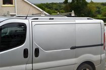 Opel Vivaro 2001–2015 Relingi dachowe Skyport (srebrne) zdjęcia 3