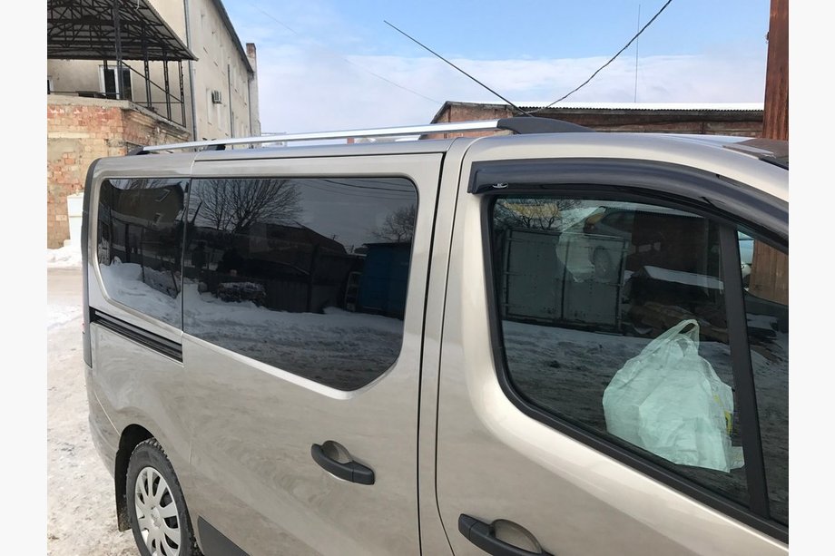 Opel Vivaro 2015-2019 Relingi Dachowe Chromowane Długie, plastikowe stopki Zdjęcia 4