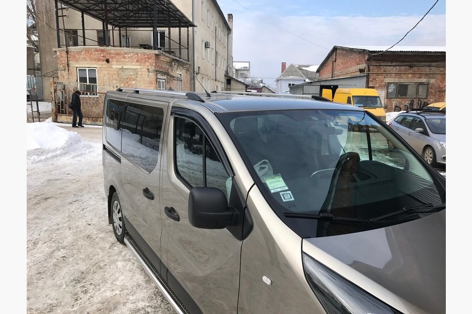 Opel Vivaro 2015-2019 Relingi Dachowe Chromowane Długie, plastikowe stopki Zdjęcia 2