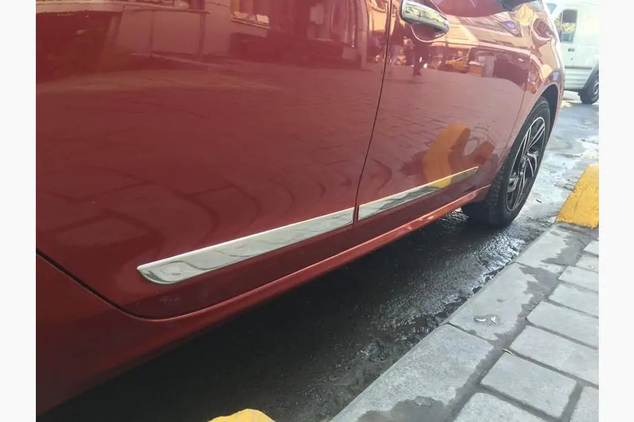 Peugeot 208 2012-2019 Listwy drzwiowe (4 szt, stal nierdzewna) Zdjęcia 2