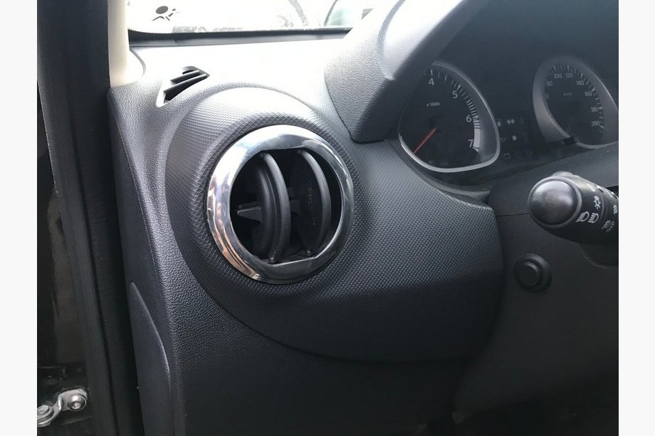 Dacia Duster 2008-2018 Obwódki nawiewów wewnętrznych (4 szt., stal nierdzewna) Zdjęcia 2