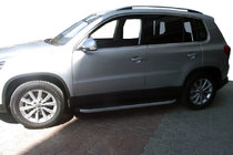 Volkswagen Tiguan 2007-2016 Progi Boczne BlackLine (2 szt, Aluminium) zdjęcia 1