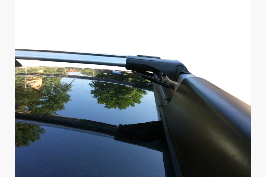Dacia Duster 2008-2018 Bagażnik dachowy na relingi z zamkiem WingBar V1 (2008-2014, 2 szt.) Image