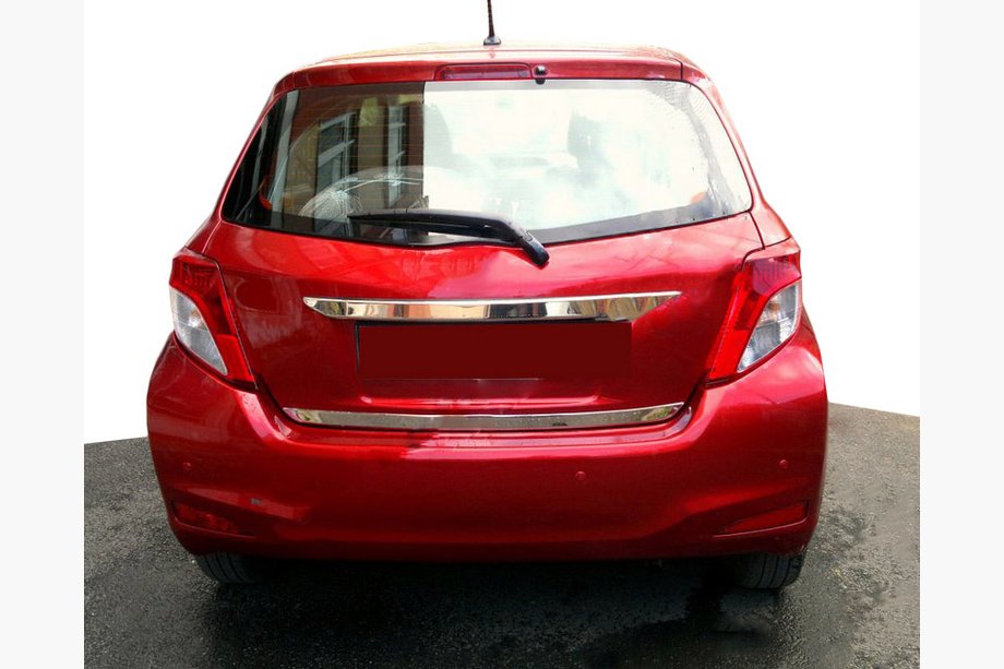 Toyota Yaris 2010-2020 Listwa bagażnika stal nierdzewna Image