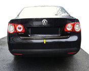 Volkswagen Jetta 2006-2011 Listwa bagażnika stal nierdzewna Carmos - Turecka Stal Nierdzewna zdjęcia 1