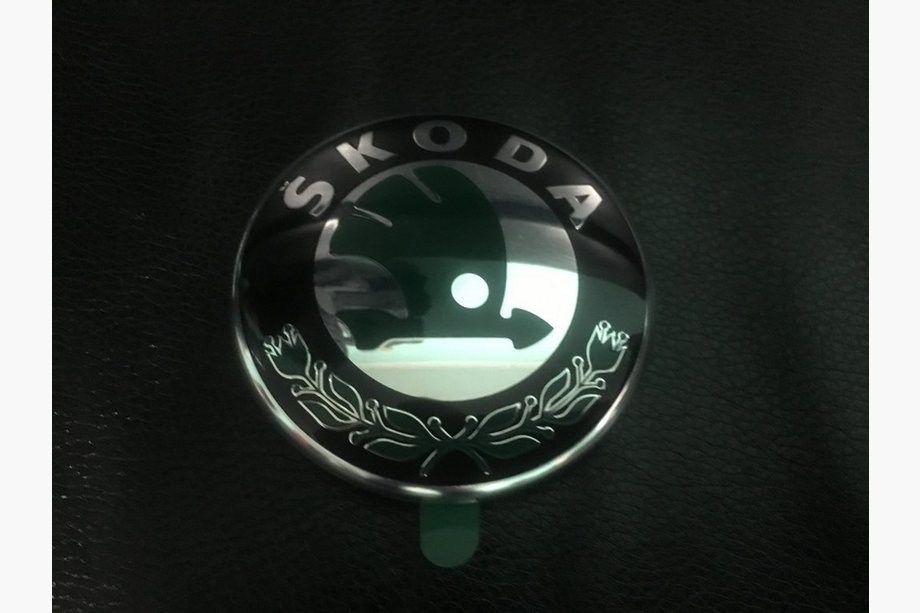 Skoda Fabia 2000-2007 Emblemat Oryginalny (79mm) Image