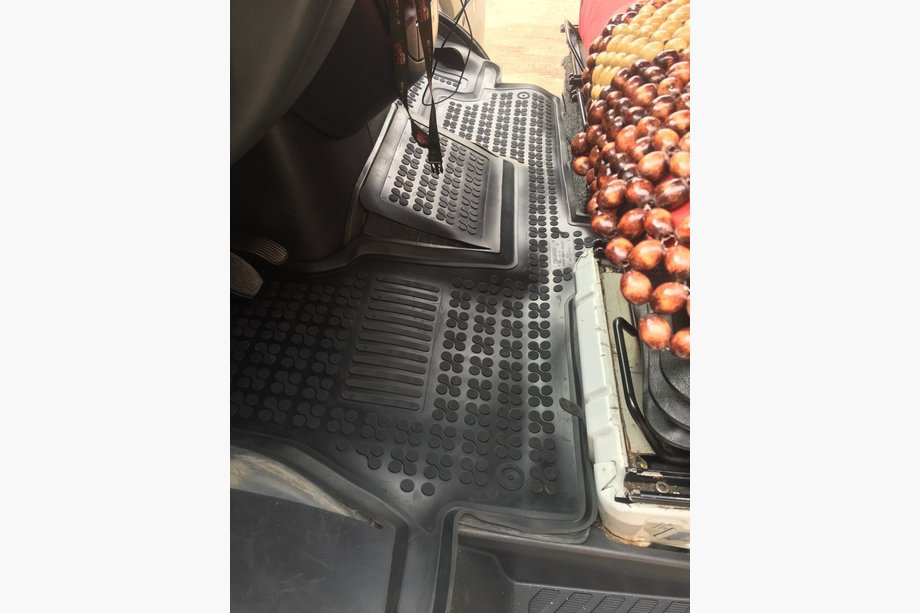 Mercedes Sprinter W901/902/903/904/905 1995–2006 Dywanik gumowy jednolity (RezavPlast) Image