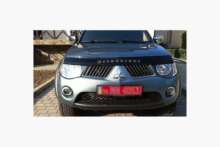 Mitsubishi L200 2006-2015 Deflektor maski (VIP) Image