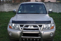 Mitsubishi Pajero Wagon III 1999-2006 Deflektor maski (VIP) zdjęcia 1