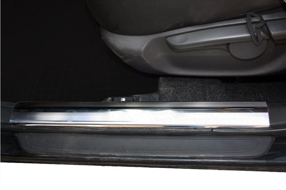 Toyota Corolla 2007-2013 Nakładki na wewnętrzne progi ze stali nierdzewnej (4 szt.) Image