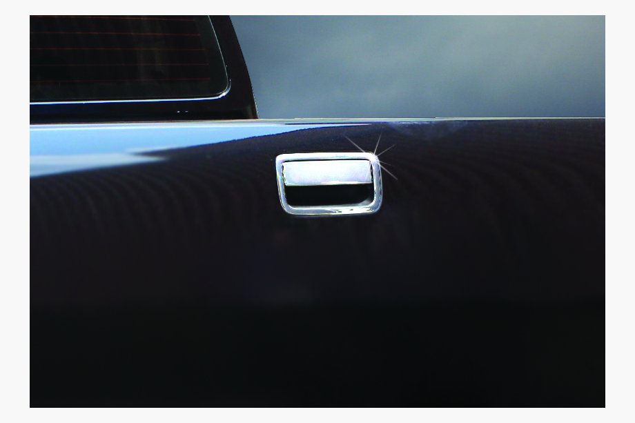 Volkswagen Amarok 2010-2022 Nakładka na Klamekę Bagażnika Stal Nierdzewna Carmos - Turecka Stal Nierdzewna Image