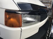 Volkswagen T4 Caravelle/Multivan 1990–2003 Brewki na Reflektory Skośna Maska (2 szt) Czarny Połysk zdjęcia 2