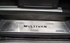Volkswagen T5 Multivan 2003–2010 Nakładki na progi wewnętrzne ze stali nierdzewnej (OmsaLine) 4 Drzwi, OmsaLine - Włoska Stal Nierdzewna zdjęcia 3