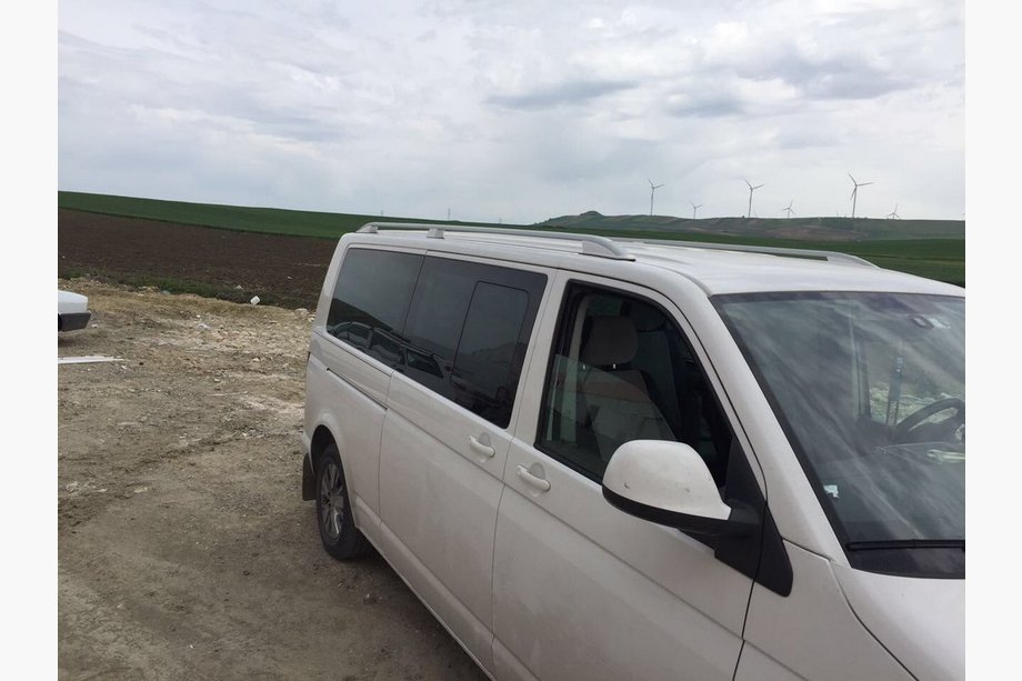 Volkswagen T5 Multivan 2003–2010 Relingi dachowe Skyport (białe) Zdjęcia 3