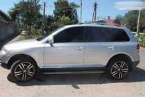 Volkswagen Touareg 2002–2010 Relingi Dachowe Chromowane (Stopy Plastikowe) Stopa Metalowa zdjęcia 5