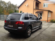 Volkswagen Touareg 2002–2010 Relingi Dachowe Chromowane (Stopy Plastikowe) Stopa Metalowa zdjęcia 7