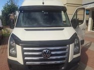 Volkswagen Crafter 2006-2016 Daszek na szybę przednią na ramie V1 (czarny połysk, 5mm) zdjęcia 2