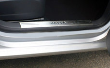 Volkswagen Jetta 2006-2011 Nakładki na wewnętrzne progi ze stali nierdzewnej 4 szt, (bez napisu), Carmos - Stal Turecka zdjęcia 2