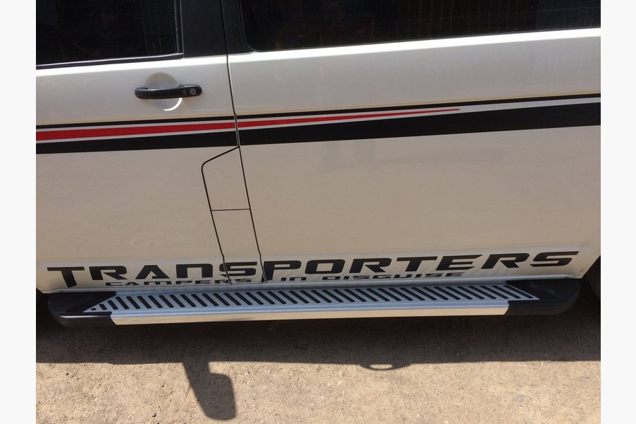 Volkswagen T6 2015-2024 Progi Boczne Line (2 szt., Aluminium) Image