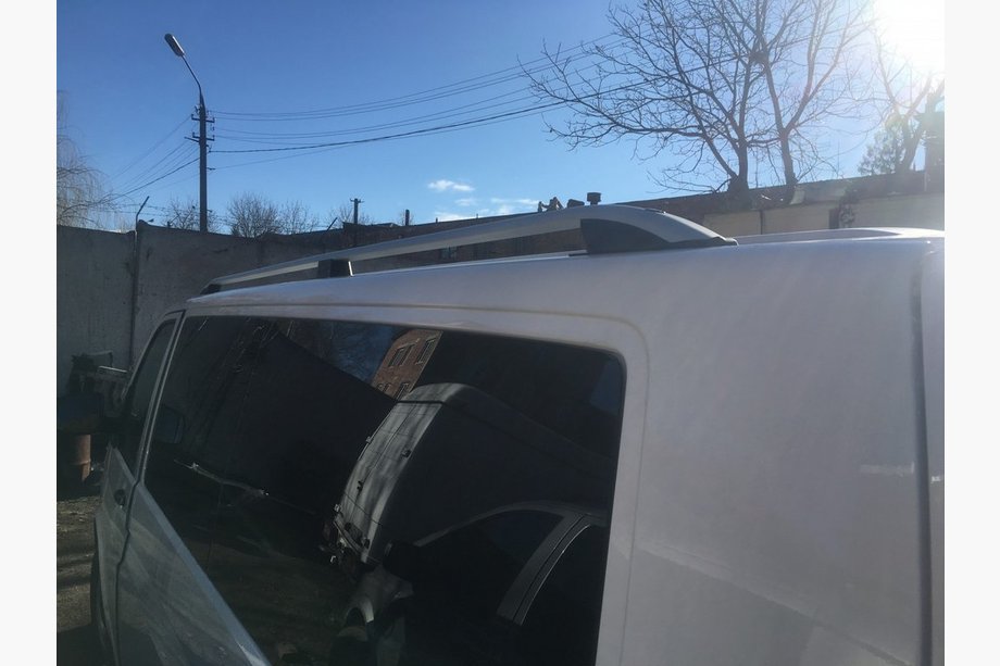 Volkswagen T5 Multivan 2003–2010 Relingi dachowe CROWN (szary mat) Zdjęcia 6
