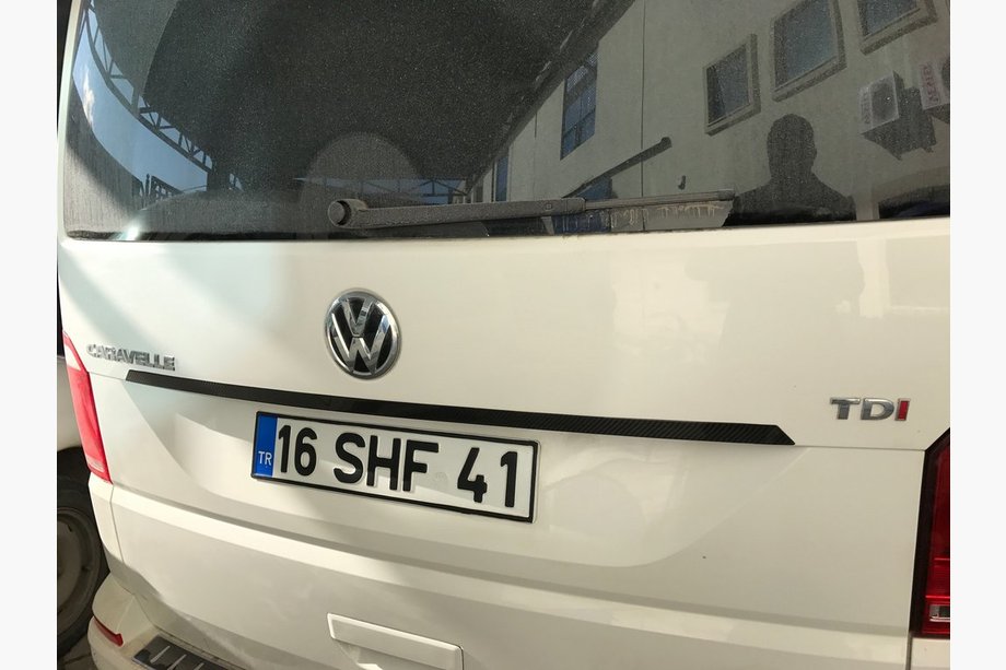 Volkswagen T6 2015-2024 Listwa nad tablicą rejestracyjną (carbon) Image