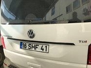 Volkswagen T6 2015-2024 Listwa nad tablicą rejestracyjną (carbon) zdjęcia 1