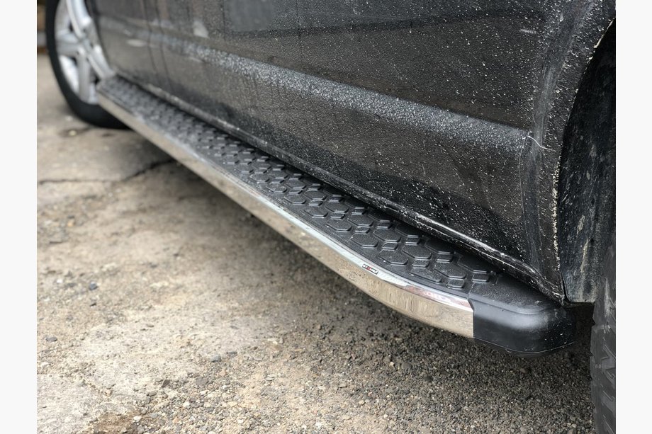 Volkswagen T5 Transporter 2003-2010 Progi Boczne BlackLine (2 szt, Aluminium) Image