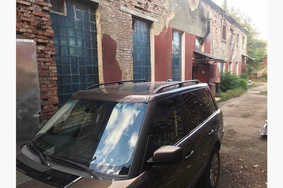 Range Rover III L322 2002-2012 Relingi Dachowe Aluminiowe (Czarne) Image