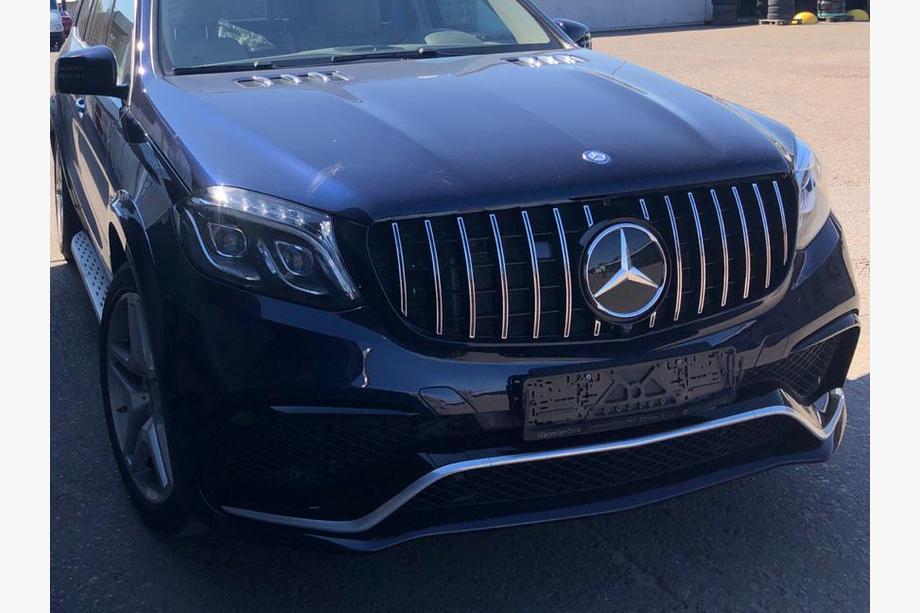 Mercedes GL/GLS class X166 2012-2019 WYPRZEDAŻ! Przedni grill Panamericana GT (do GLS) Image