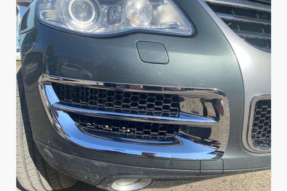 Volkswagen Touareg 2002–2010 Nakładki na światła przeciwmgielne 2008-2010 (2 szt., plastik) Image
