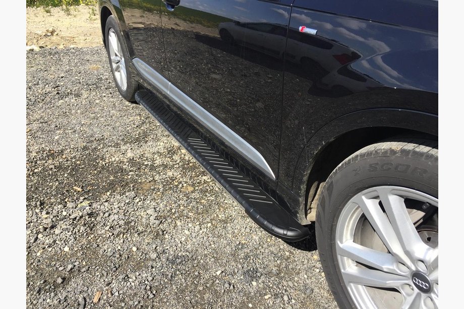 Audi Q7 2015–2026 Progi Boczné Bosphorus Yeni Black (2 szt., Aluminium) Image