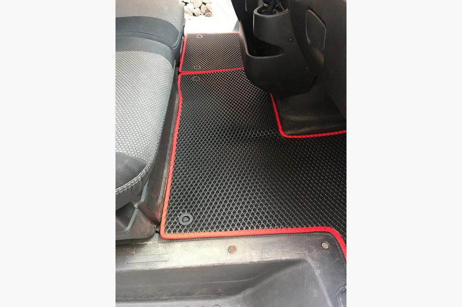 Renault Master 2011-2023 Dywaniki EVA (czarne) Image