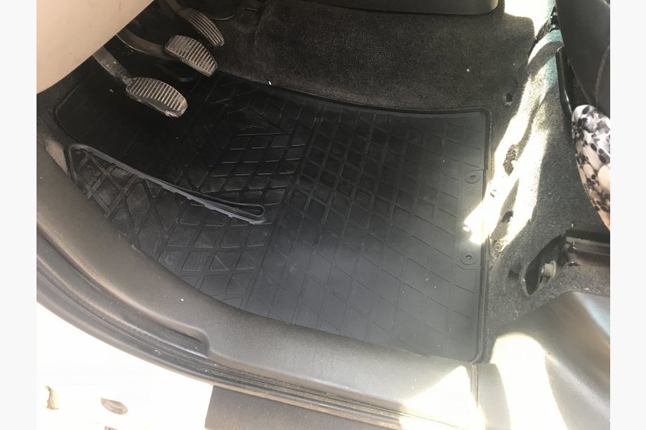 Fiat Doblo I 2001-2005 Dywaniki gumowe (Stingray) Image
