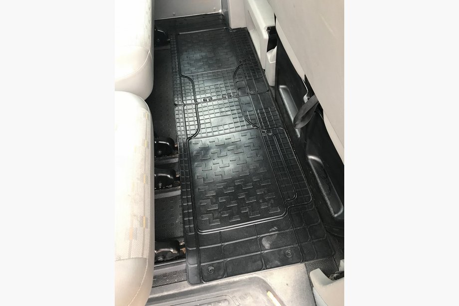 Volkswagen T5 Caravelle 2004-2010 Tylne gumowe dywaniki (2 szt, Polytep) Zdjęcia 1