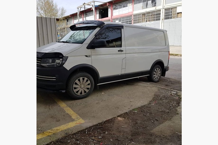 Volkswagen T6 2015-2024 Zestaw poszerzeń nadkoli i listew (11 elementów) 2019+, 1 drzwi przesuwne, Długa baza Image