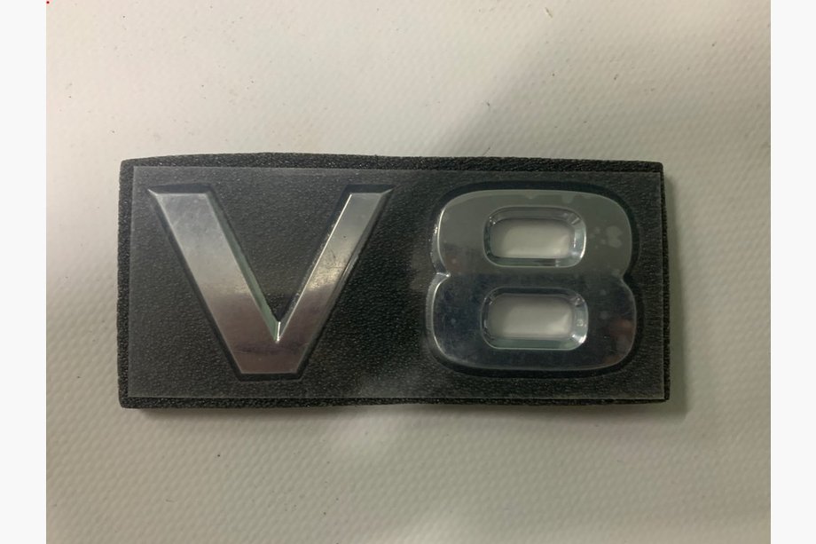 Nissan Patrol Y62 2010-2024 Emblemat V8 Image
