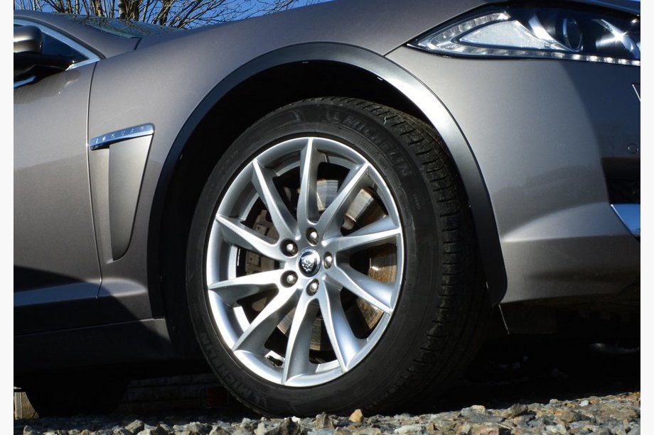 Jaguar XF 2009-2016 Listwy na nadkola ze stali nierdzewnej (4 szt.) Image