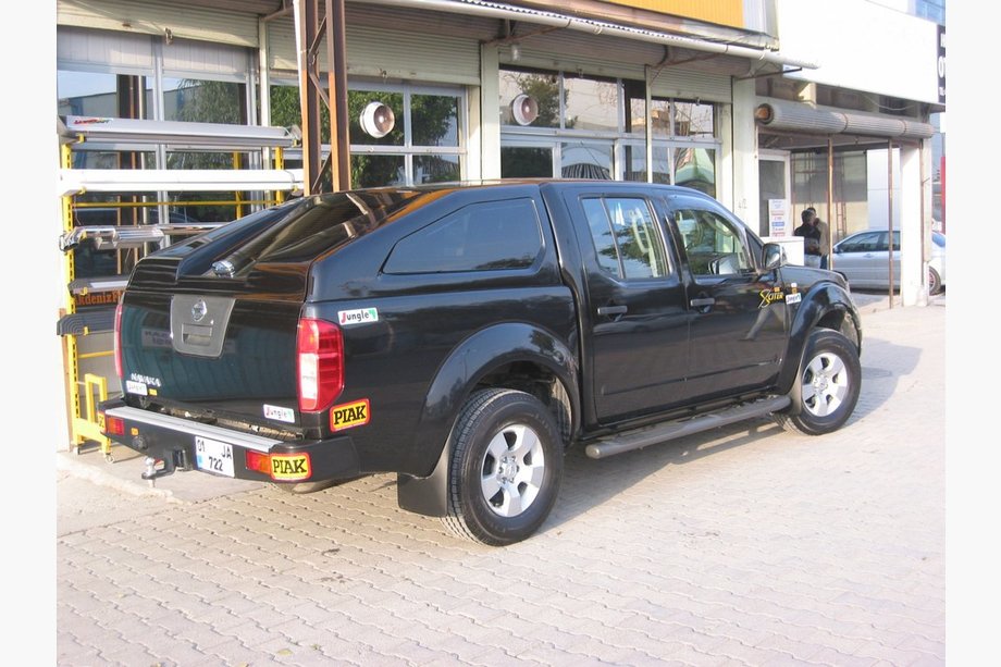 Nissan Navara 2006-2015 Hardtop STARBOX Image