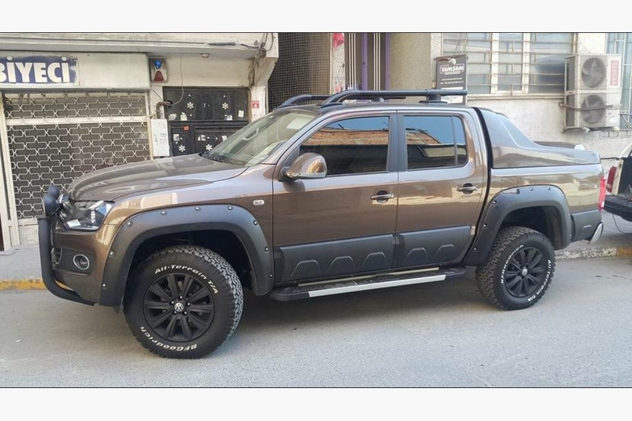 Volkswagen Amarok 2010-2022 Progi Boczne RedLine Black (2 szt., Aluminium) Image