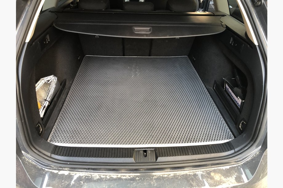 Volkswagen Passat B8 2015-2023 Dywanik bagażnika (EVA, czarny) SW Image