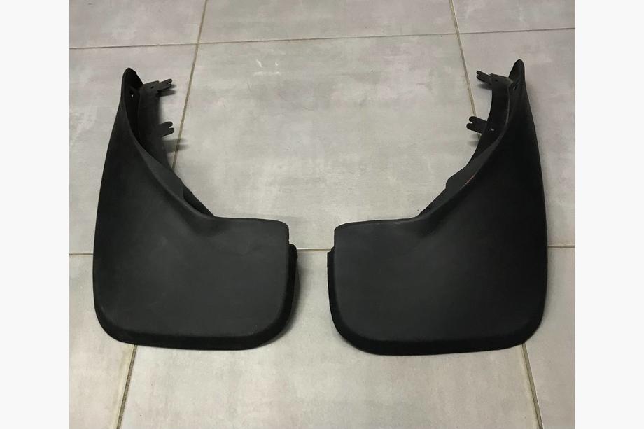 Range Rover III L322 2002-2012 Przednie chlapacze dopasowane bez progu (2 szt.) Image