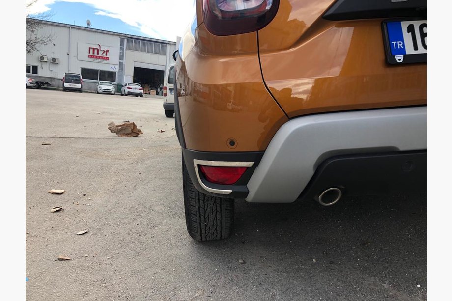 Renault Duster 2018-2024 Nakładki na tylne odblaski 2 szt, stal nierdzewna Carmos - Turecka Stal Nierdzewna Image