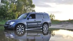 Mitsubishi Pajero Wagon IV 2006-2021 Deflektory Okien (4 szt, Cobra) zdjęcia 1