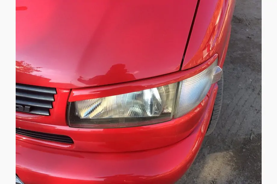 Volkswagen T4 Transporter 1990-2003 Brewki na Reflektory Skośna Maska (2 szt) Czarny Mat Image