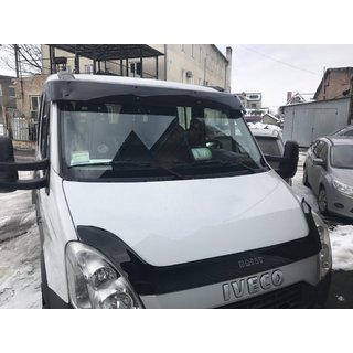 Daszek na przednią szybę V1 (czarny połysk, 5mm) Iveco Daily 2006-2014 zdjęcia 1